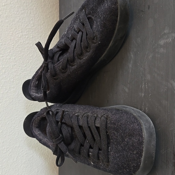 Allbirds Black Wool Sneakers Size 8 - Picture 1 of 8